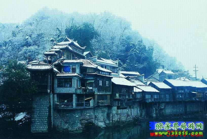 長(zhǎng)沙往返A(chǔ)8線:鳳凰古城、梵凈山、德夯苗寨汽車(chē)三日游