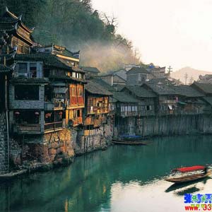 時(shí)尚商務(wù)C線(xiàn):張家界、天門(mén)山、鳳凰古城四日游